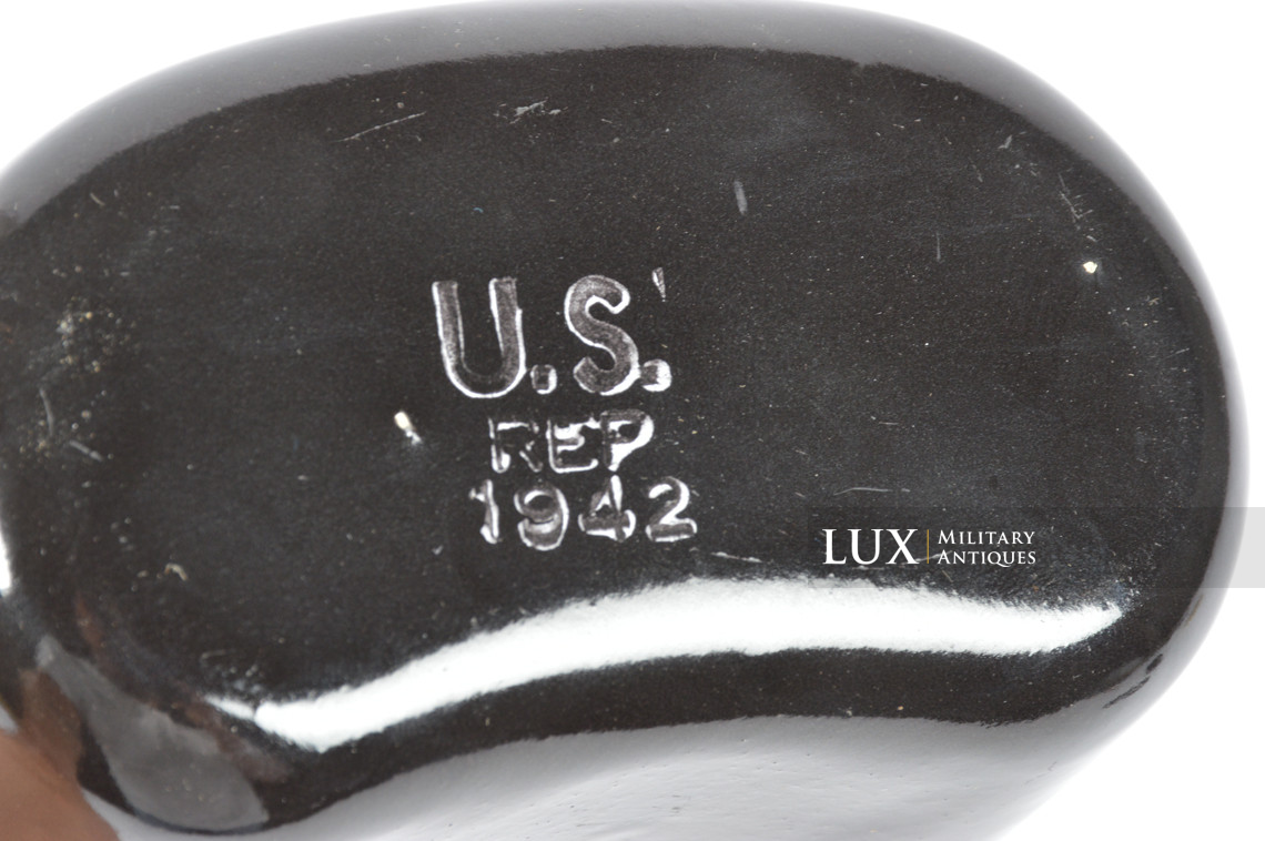 Unissued US enameled canteen, dated 1942 - photo 9