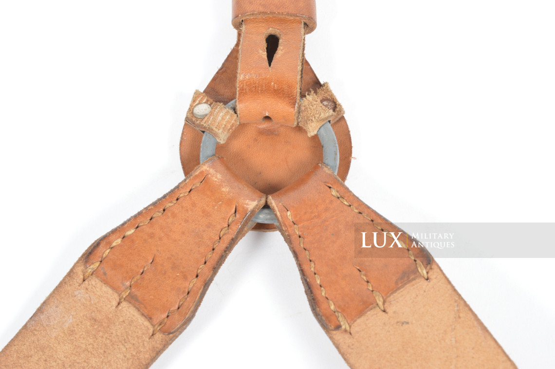 Rare German late war leather combat Y-straps in natural brown leather, « RBNr » - photo 11