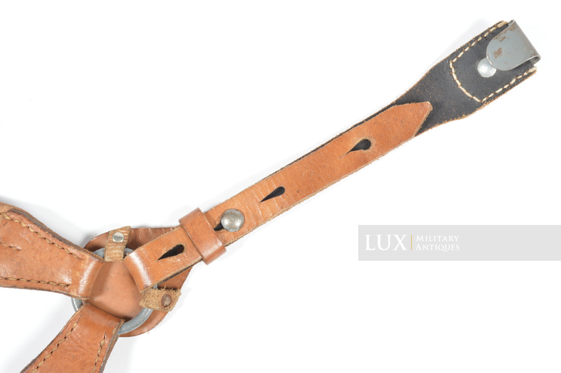Rare German late war leather combat Y-straps in natural brown leather, « RBNr » - photo 15