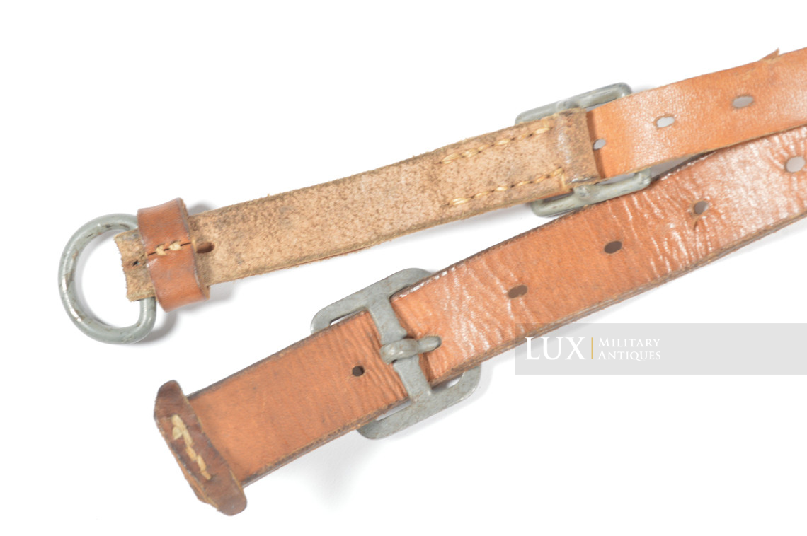Rare German late war leather combat Y-straps in natural brown leather, « RBNr » - photo 17