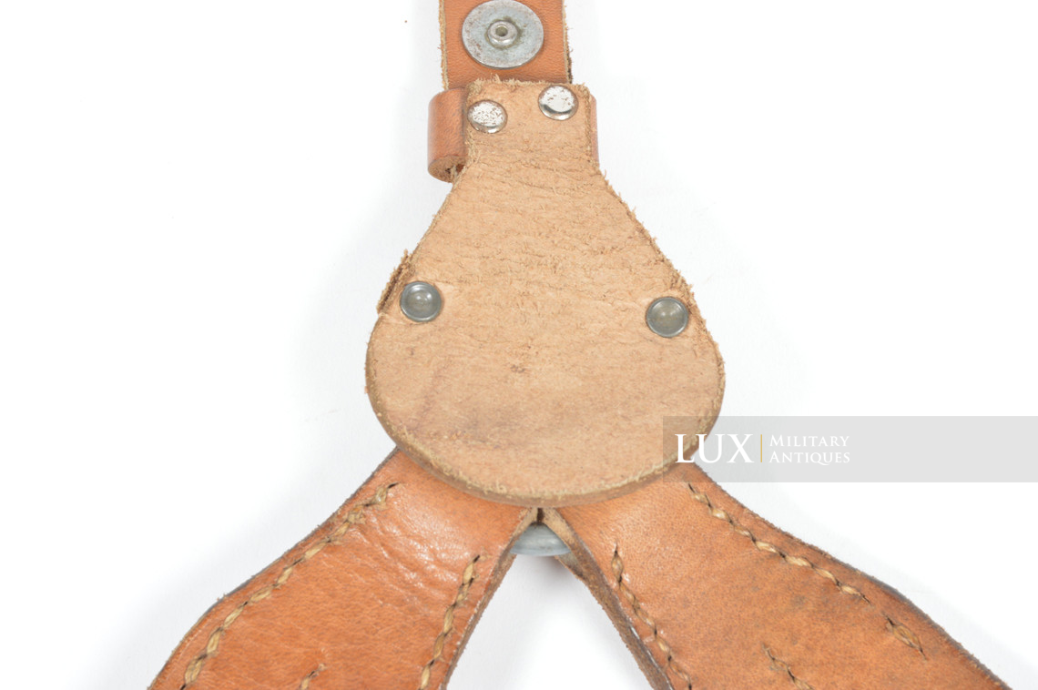 Rare German late war leather combat Y-straps in natural brown leather, « RBNr » - photo 20