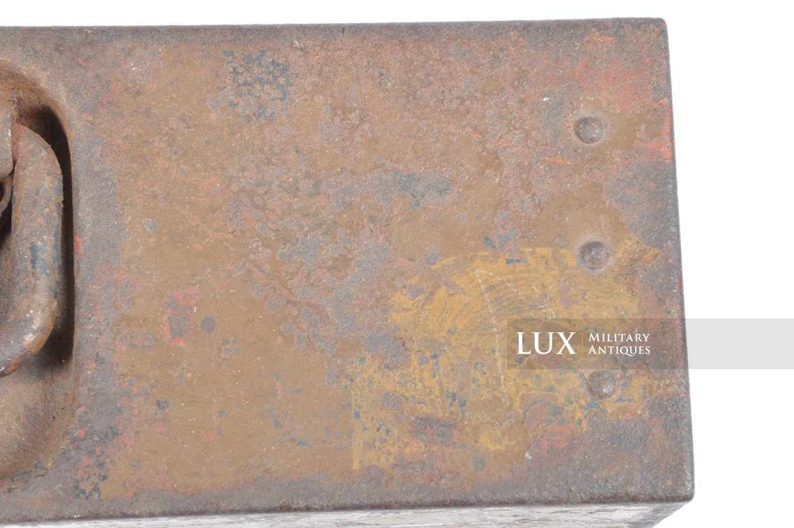 Early German three-tone camouflage MG34/42 ammunitions case - photo 16