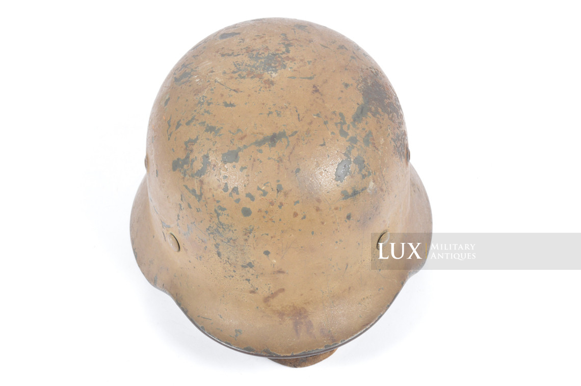 Exceptional German M35 Waffen-SS Double-Decal Tan Camouflage Helmet, « Normandy » - photo 16
