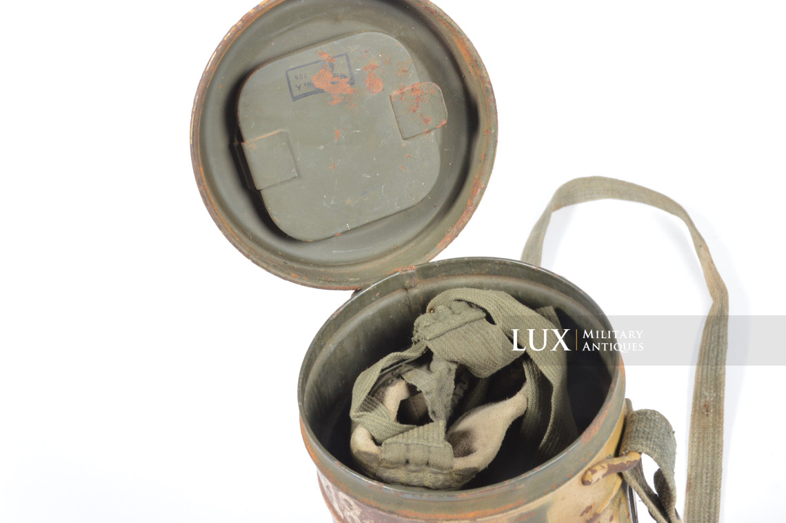 German Normandy camouflage gas mask canister set - photo 30