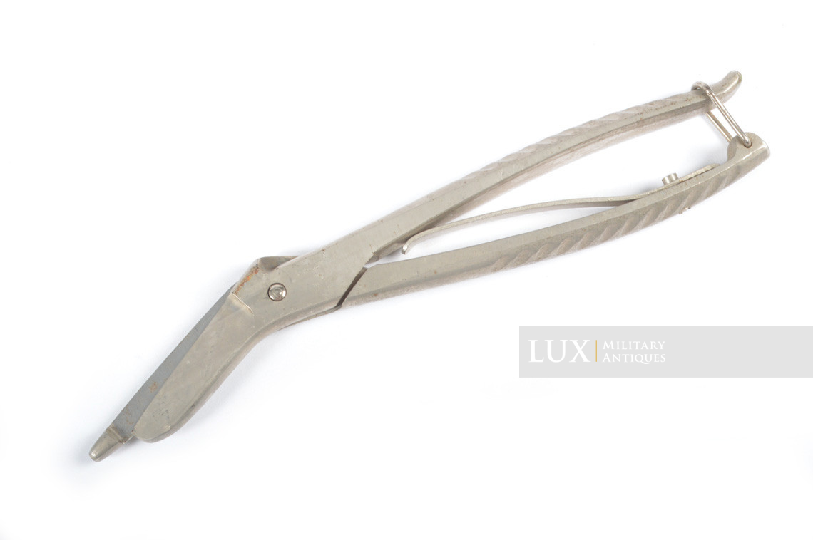 Ciseaux médicaux allemands pour découper les vêtements des blessés - photo 10