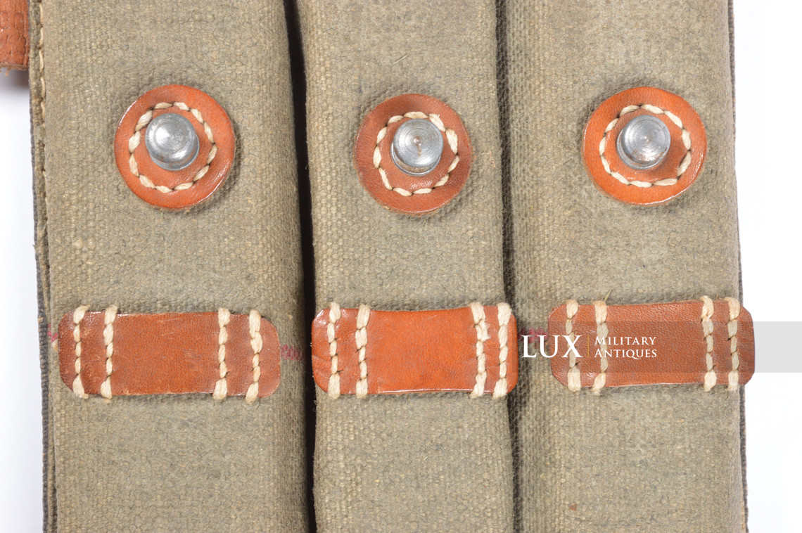 Late-war bicolor MP38u40 magazine pouch, « cea 1943 » - photo 27