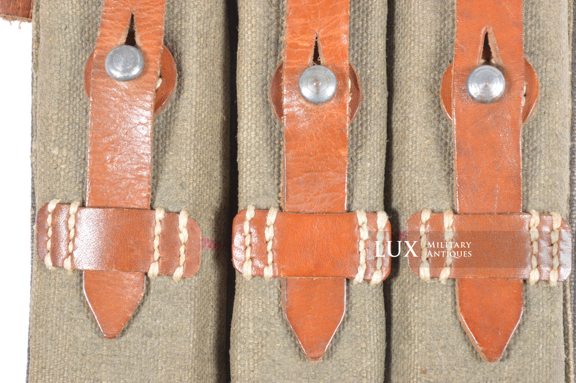 Late-war bicolor MP38u40 magazine pouch, « cea 1943 » - photo 9