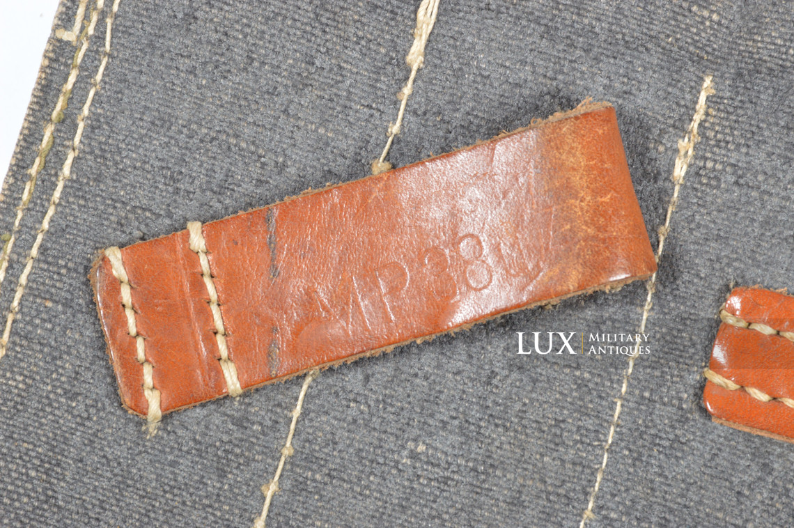 Late-war bicolor MP38u40 magazine pouch, « cea 1943 » - photo 14