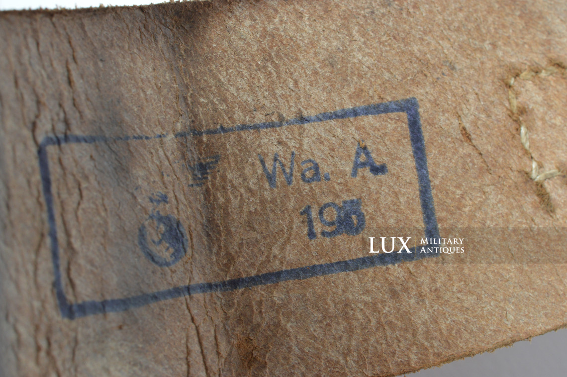 Extremely rare late-war bicolor MP38u40 magazine pouch, « dkk43 » - photo 25