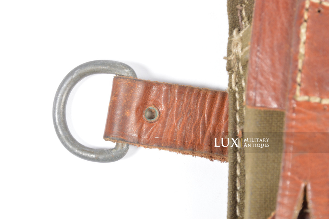 Extremely rare late-war bicolor MP38u40 magazine pouch, « dkk43 » - photo 12