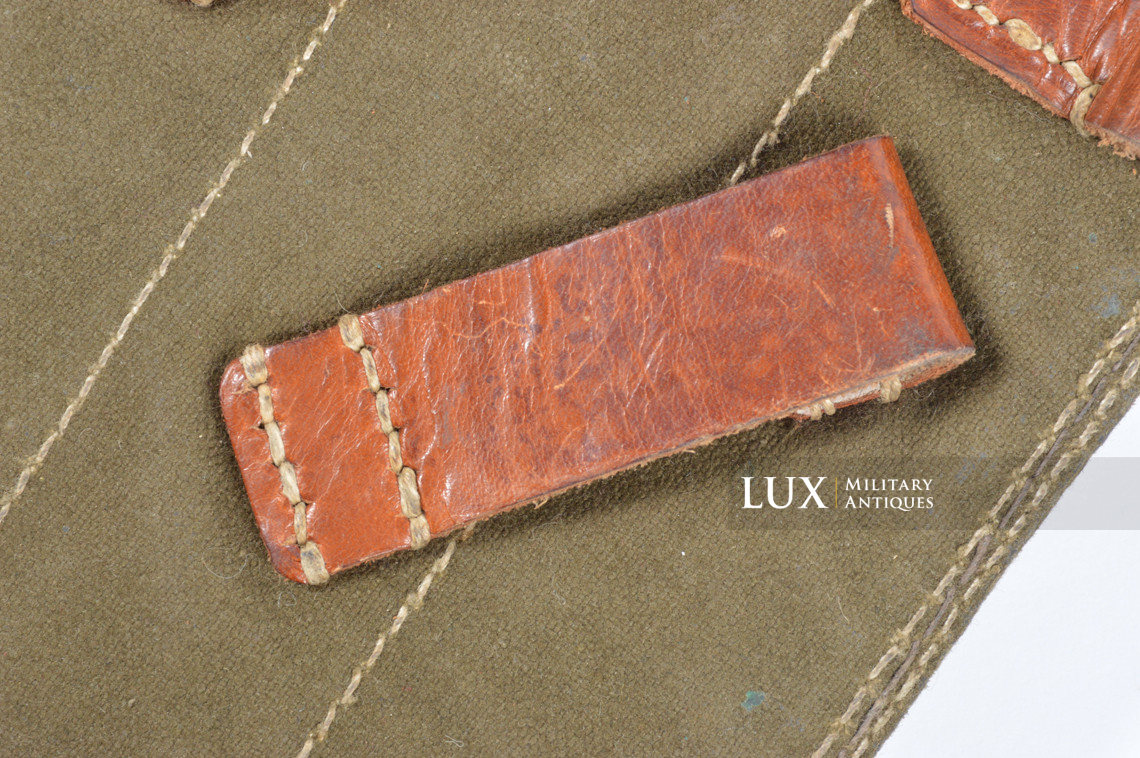 Extremely rare late-war bicolor MP38u40 magazine pouch, « dkk43 » - photo 16