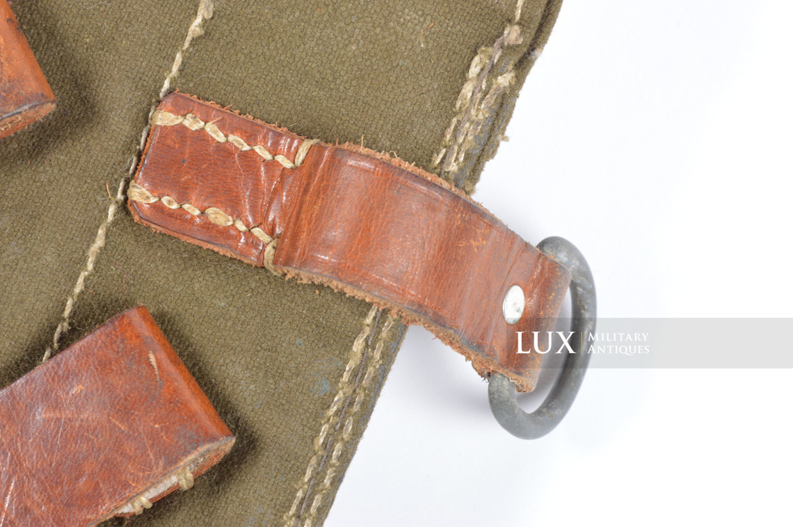 Extremely rare late-war bicolor MP38u40 magazine pouch, « dkk43 » - photo 17