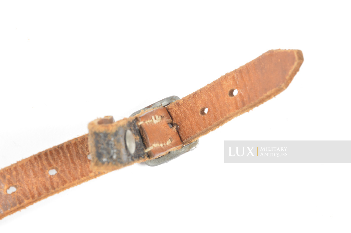 Jugulaire de casque allemand milieu de guerre  - photo 11