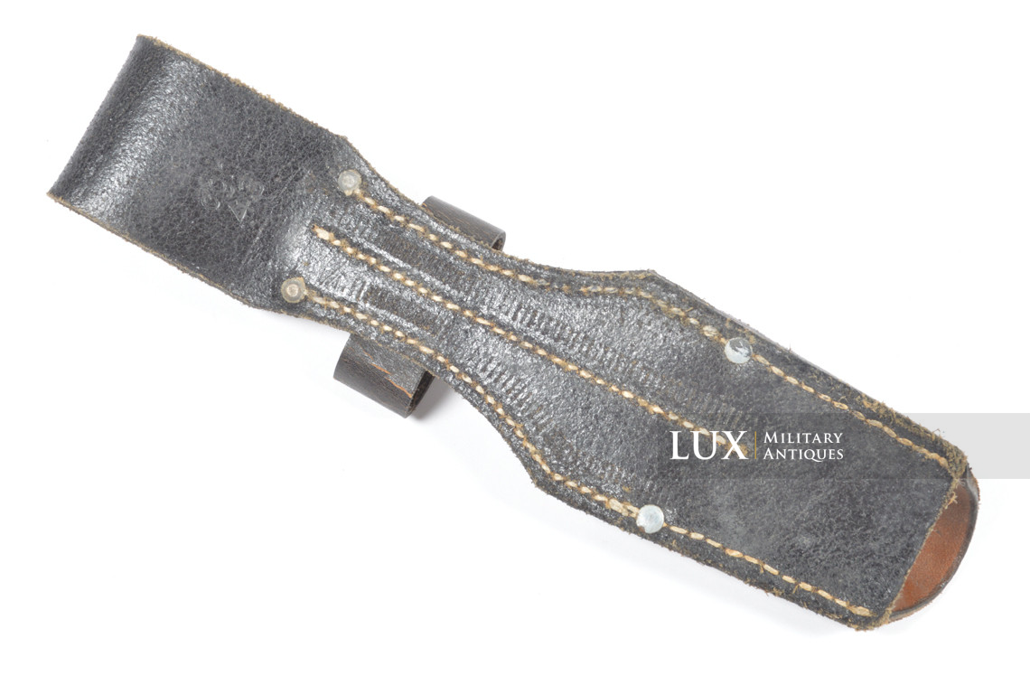 Unissued late-war German k98 bayonet frog, « cgn43 » - photo 10