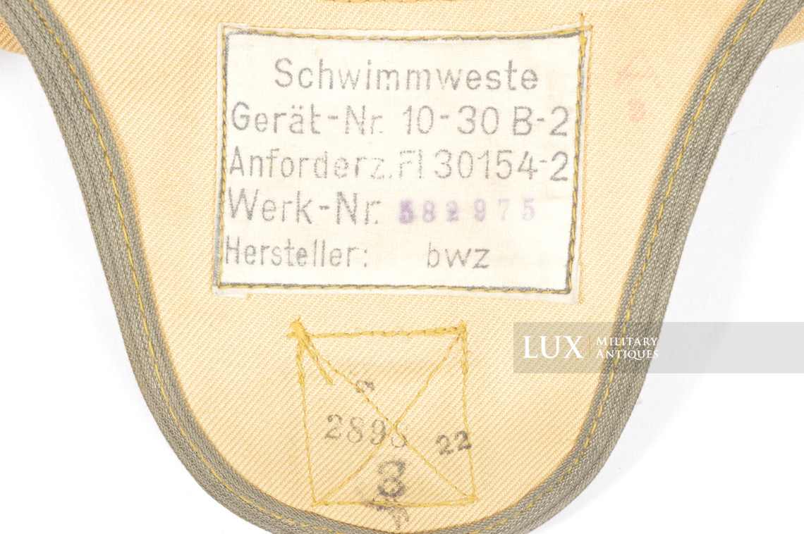 Unissued Luftwaffe Life vest, Type 10-30 B-2, « BWZ » - photo 17