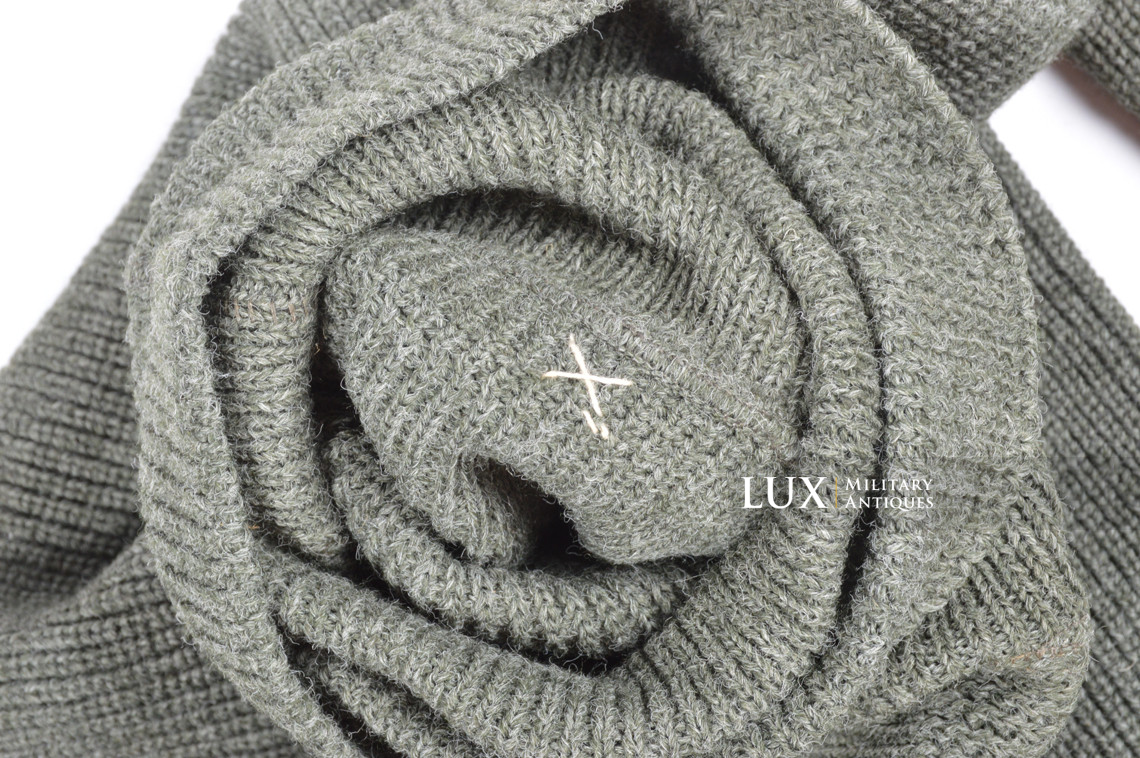 Late-war German issued « turtle-neck » sweater  - photo 13