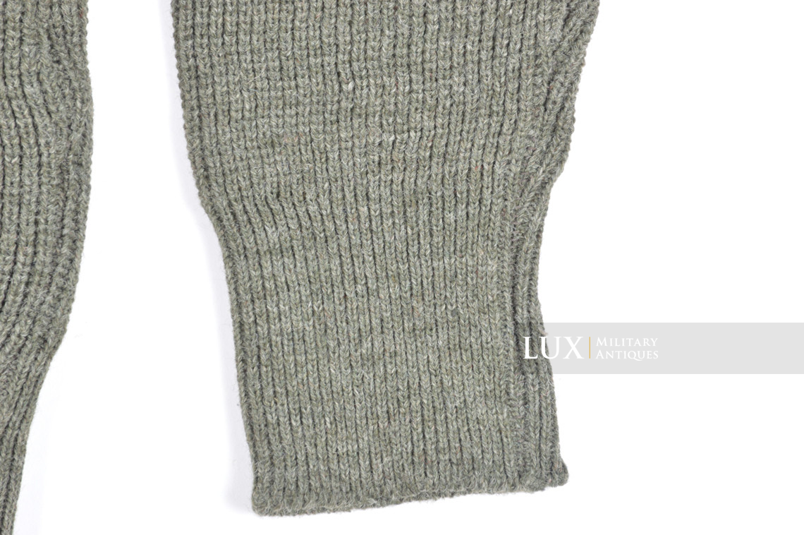 Late-war German issued « turtle-neck » sweater  - photo 17