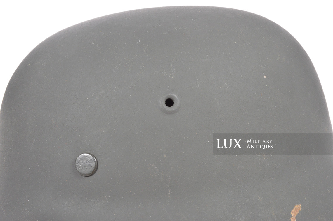 Unissued depot M42 German combat helmet, « ET66 » - photo 17