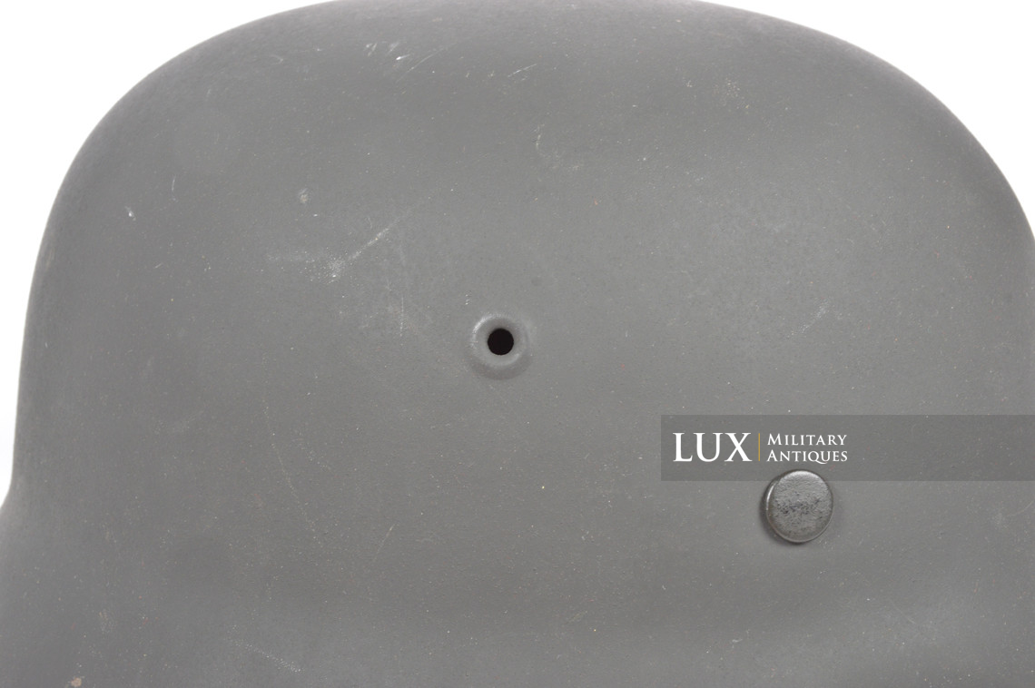 Unissued depot M42 German combat helmet, « ET66 » - photo 21