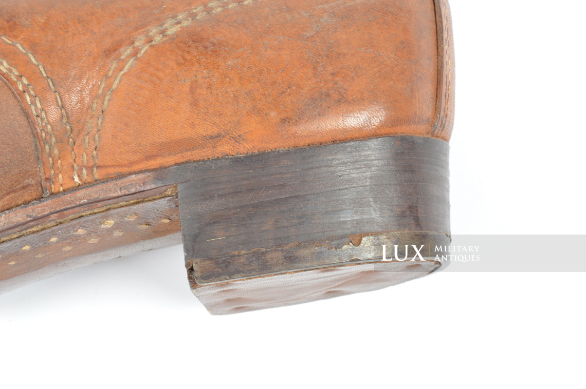 Unissued late-war German low ankle combat boots - photo 15