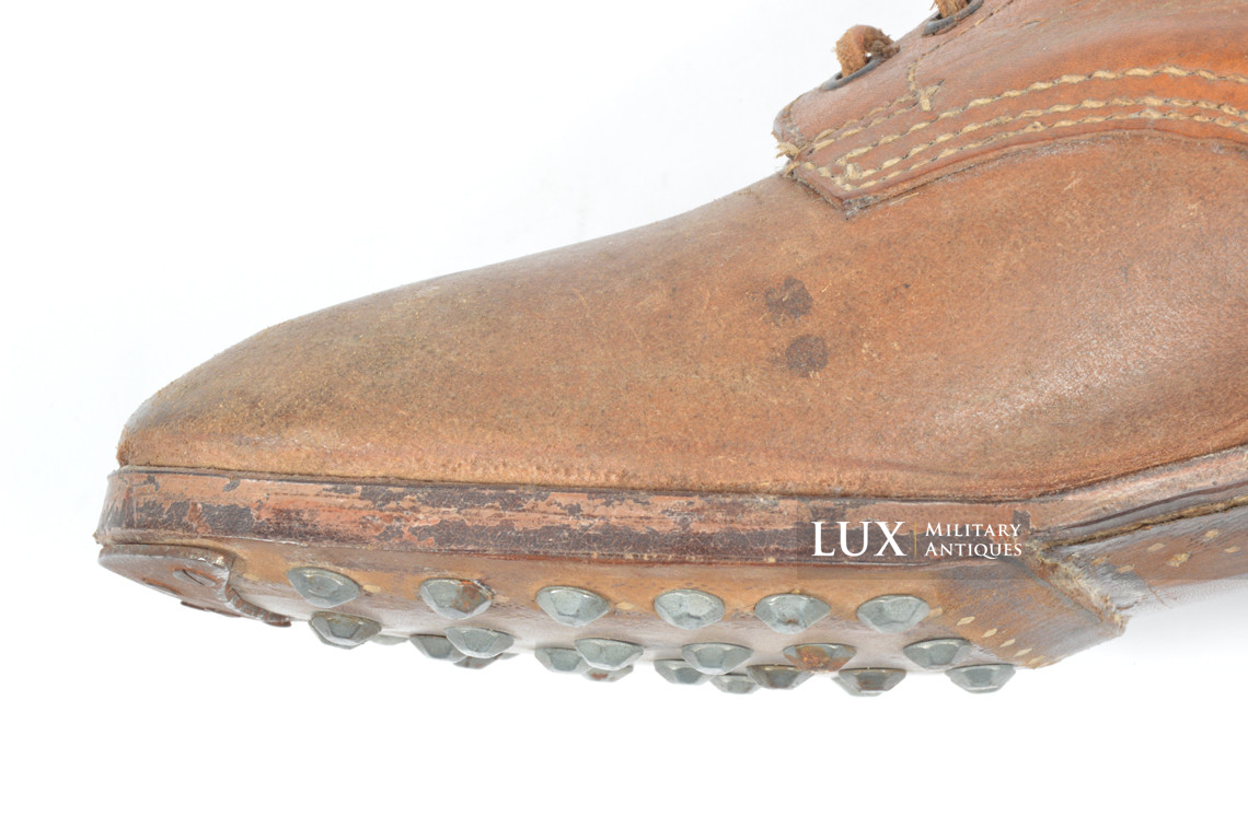 Unissued late-war German low ankle combat boots - photo 16