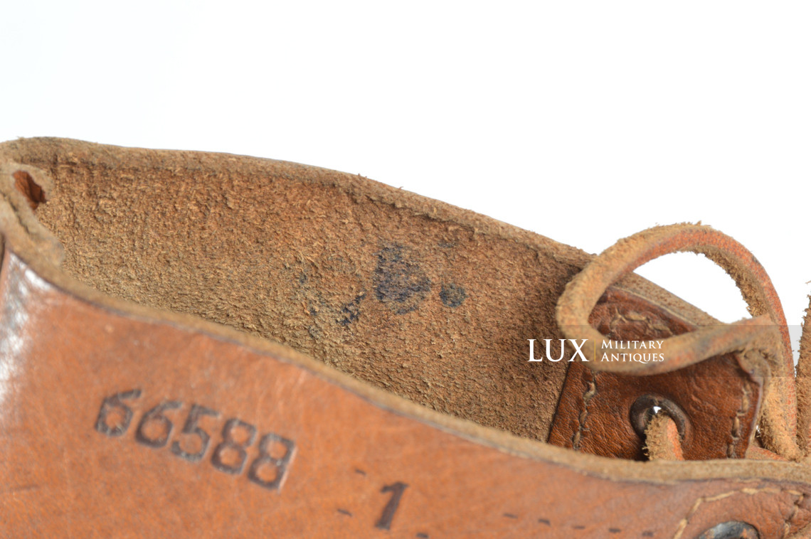 Unissued late-war German low ankle combat boots - photo 23