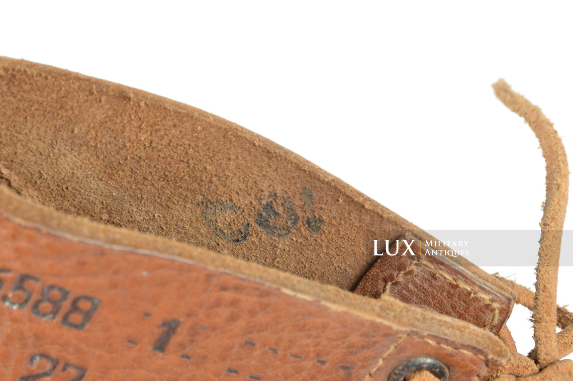 Unissued late-war German low ankle combat boots - photo 37