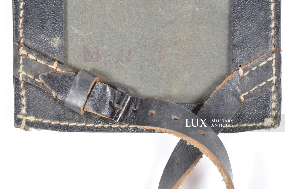 Unissued German entrenching tool carrying case in black pressed cardboard, « bdq.44 » - photo 9