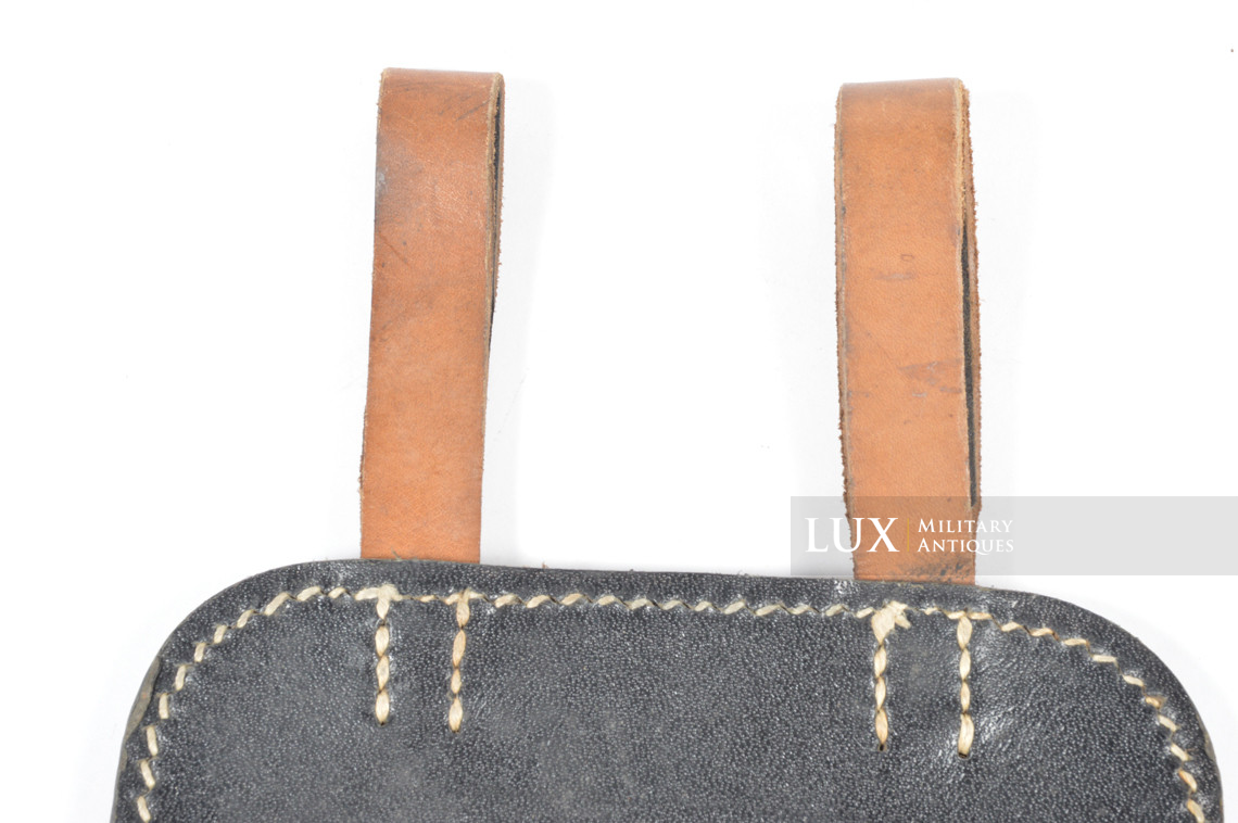 Unissued German entrenching tool carrying case in black pressed cardboard, « bdq.44 » - photo 14