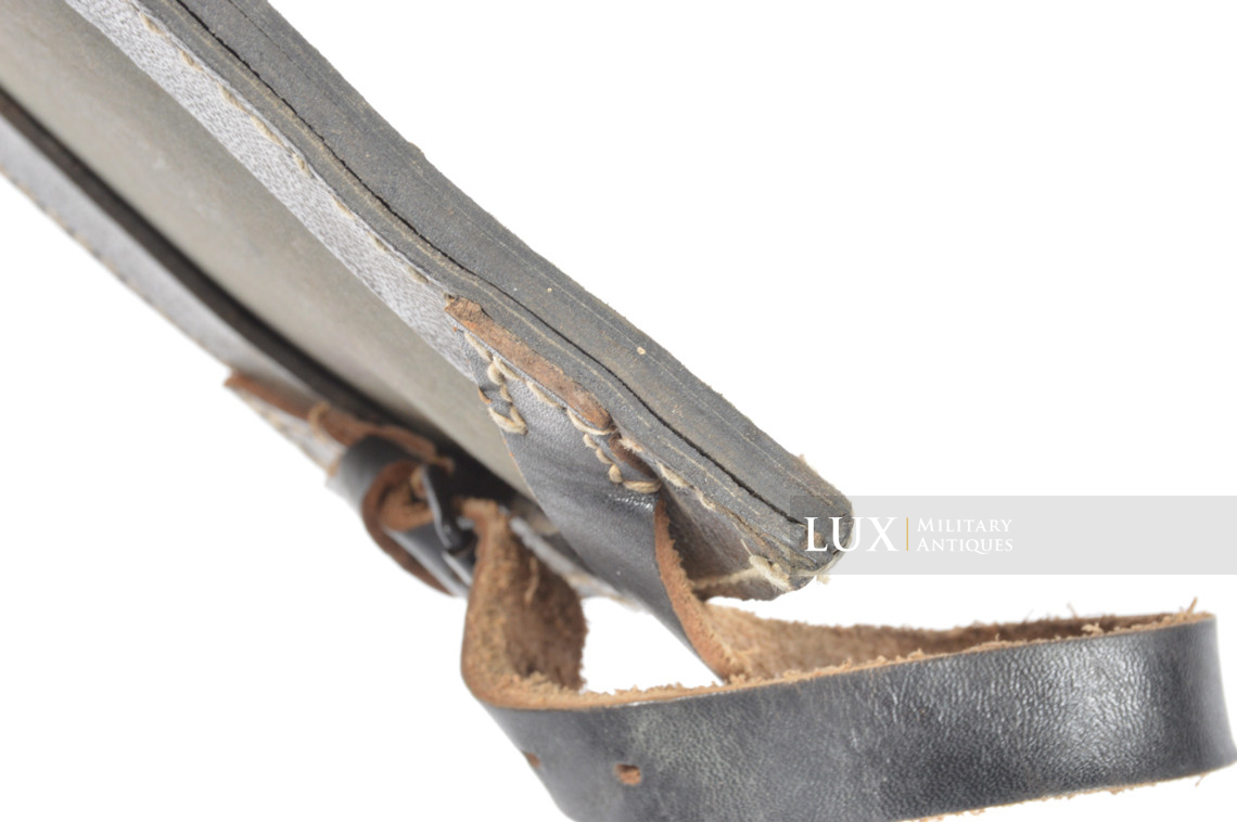 Unissued German entrenching tool carrying case in black pressed cardboard, « bdq.44 » - photo 15