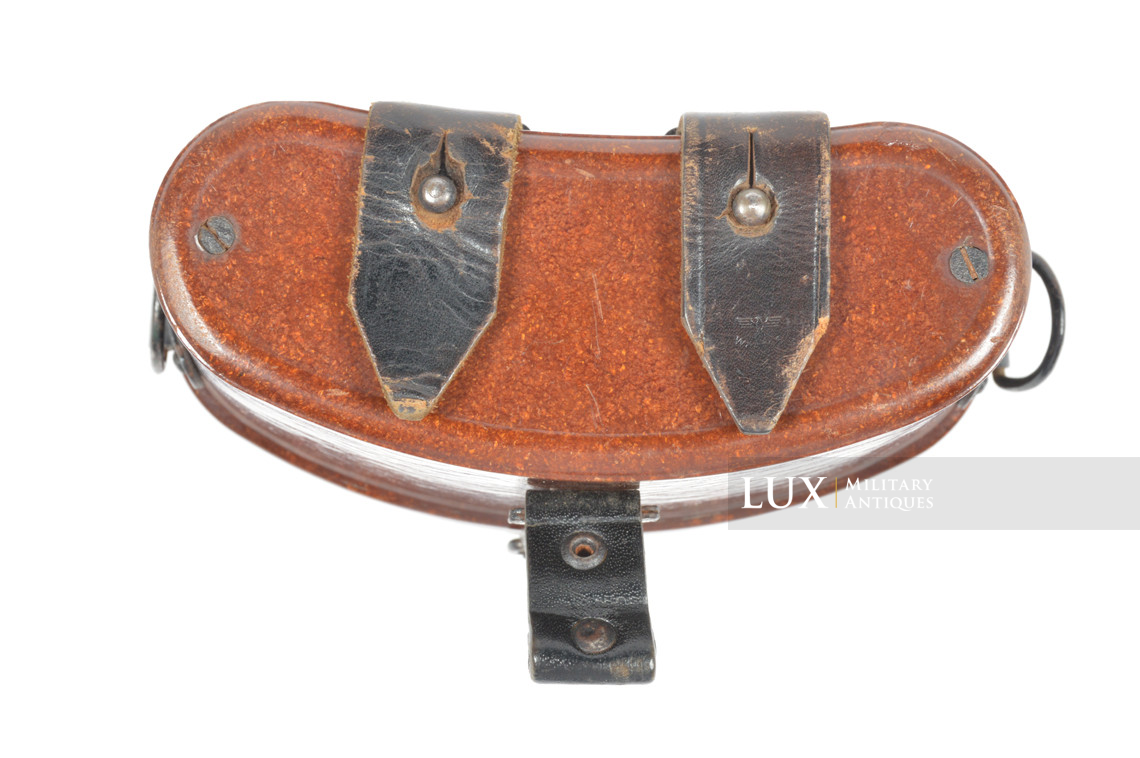 Etui de jumelles allemandes 6x30 en bakelite rouge - photo 8
