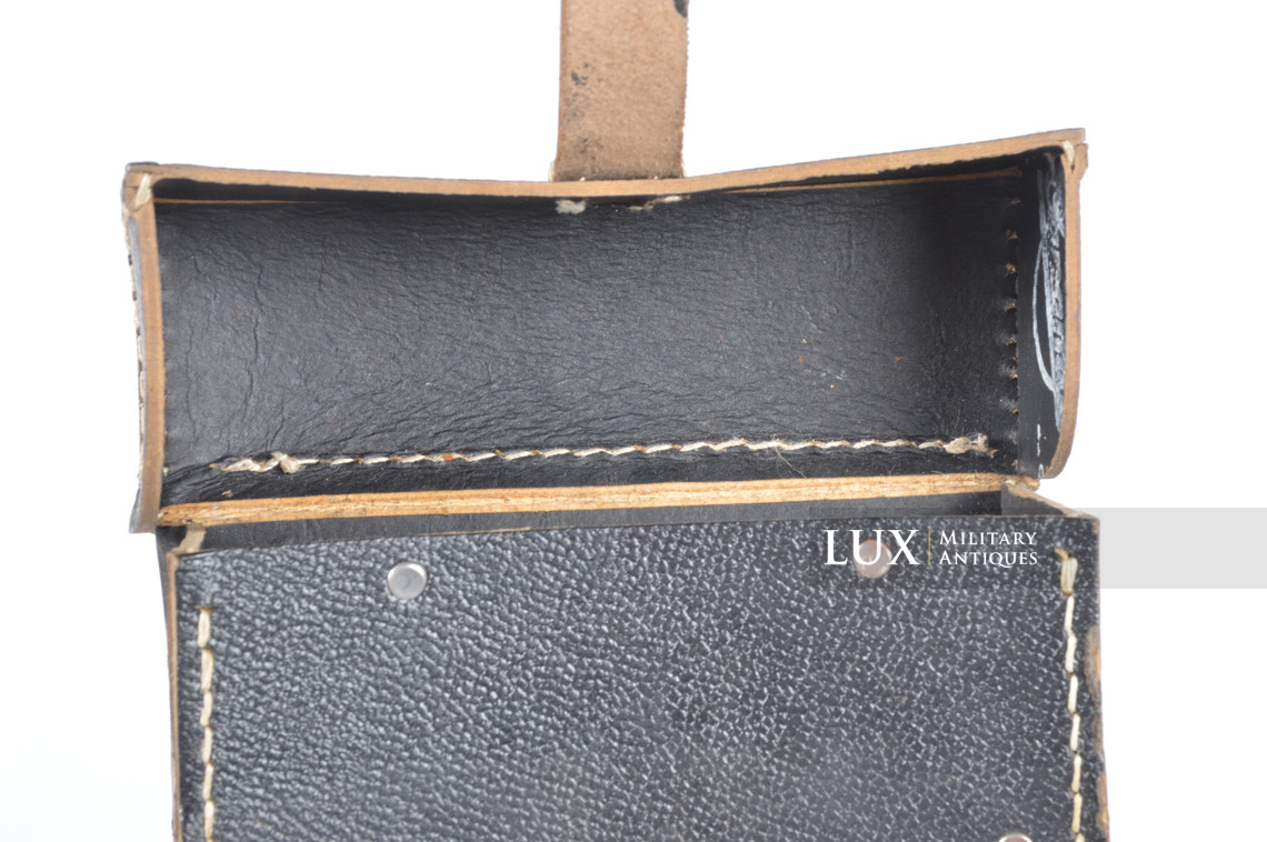MG34/42 gunner's belt pouch in black pressed cardboard, « epf 1944 » - photo 15