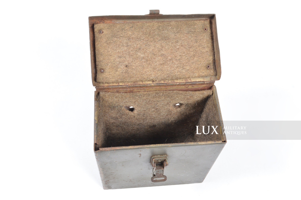 Caisse de véhicule blindé allemand pour écouteurs et laryngophone - photo 15